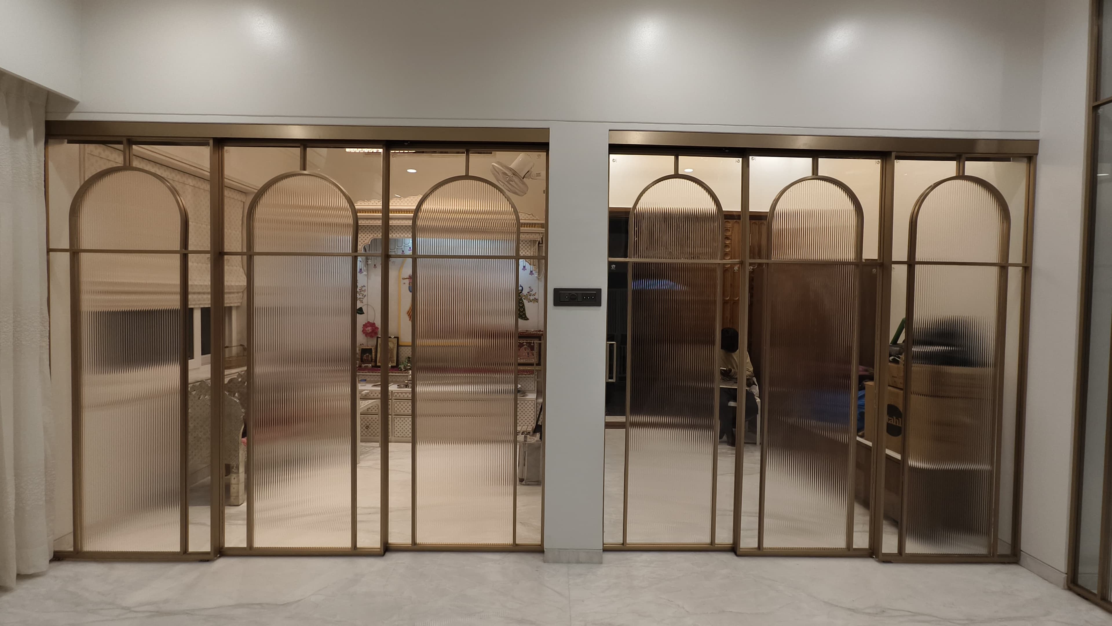 Fluted Glass Divider